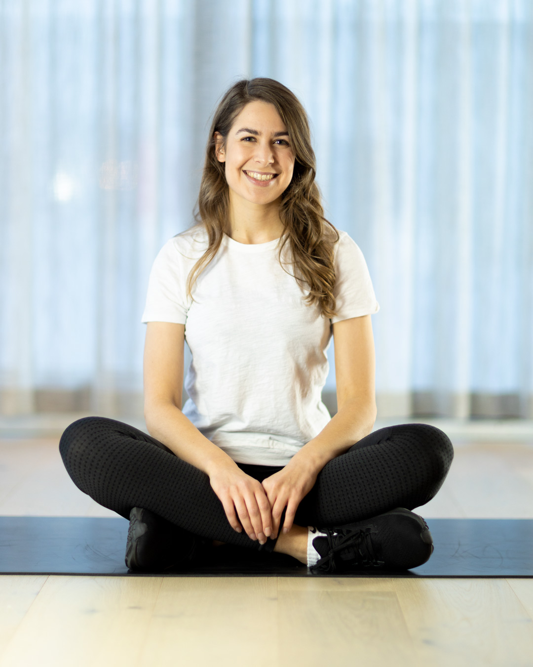 An instructor of physiotherapist womens health pilates name stephanie tallos